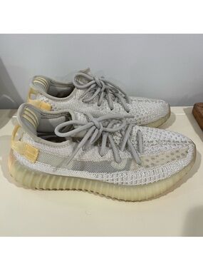 Yeezy Boost 350 V2 - 6.5 men’s. 8 womens